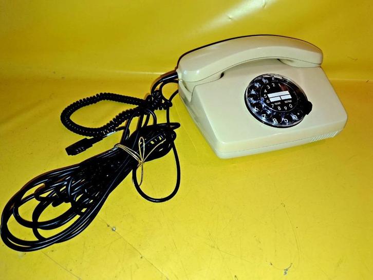 Joli ancien téléphone vintage allemand FeTap, Antiek en Kunst, Antiek | Woonaccessoires, Ophalen of Verzenden