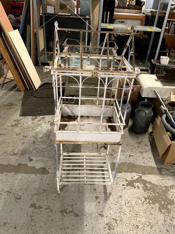 Witte Antieke kweekkast/groeikast/serre/miniserre/mini serre beschikbaar voor biedingen