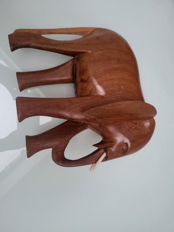 Uniek handgesneden houten olifant – Usumbura 1962 (koloniaal, Antiek en Kunst, Kunst | Beelden en Houtsnijwerken, Ophalen of Verzenden