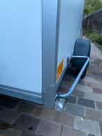 Gesloten remorque, Ophalen