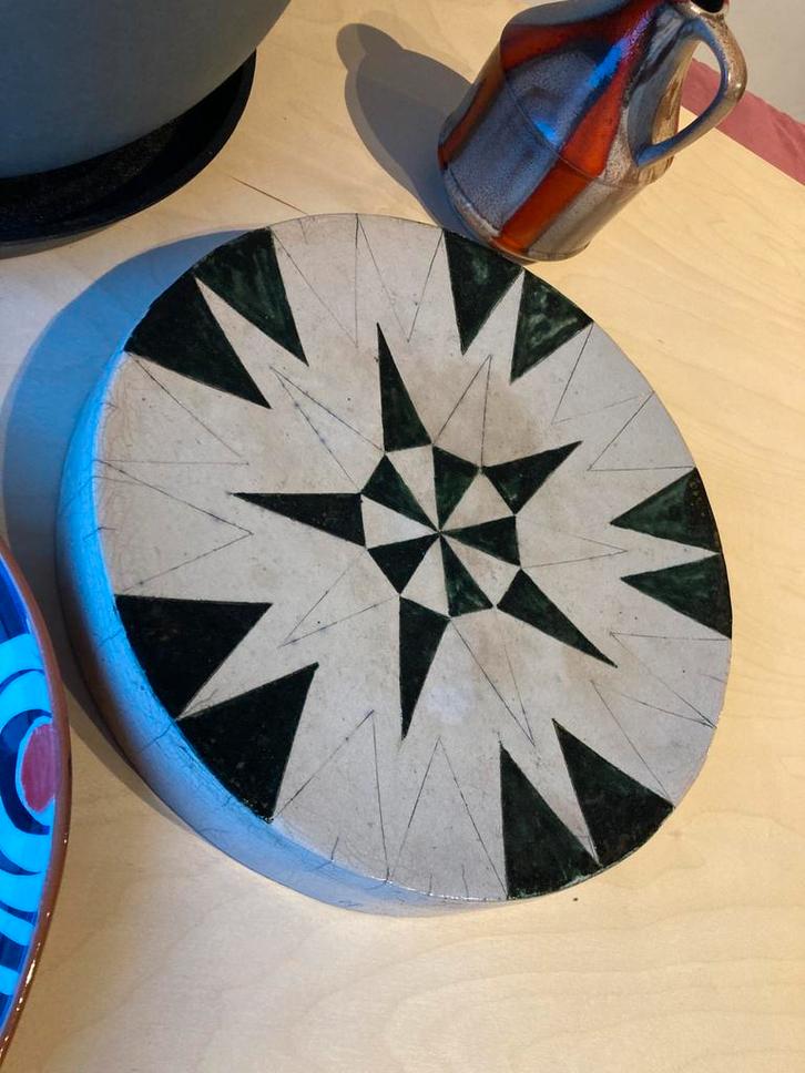 Grote geglazuurde keramieken (fruit)schaal - groen beige, Antiek en Kunst, Antiek | Keramiek en Aardewerk, Ophalen