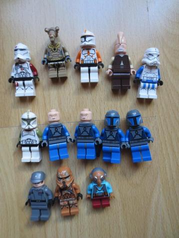 Lot Lego poppetjes + sets beschikbaar voor biedingen