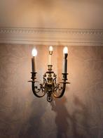 Twee sierlijke bronzen muurlampen., Ophalen, Brons
