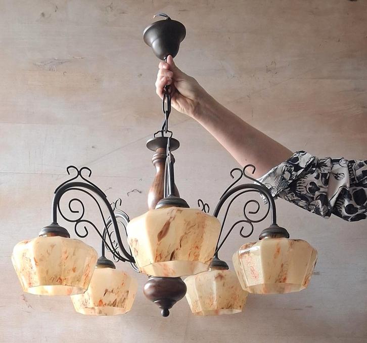 Art Deco luster met lampenkappen van uraniumglas, Antiek en Kunst, Antiek | Verlichting, Ophalen of Verzenden