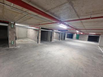 A LOUER - 2 box de garage avec bornes de recharge - stations, Immo, Louvain