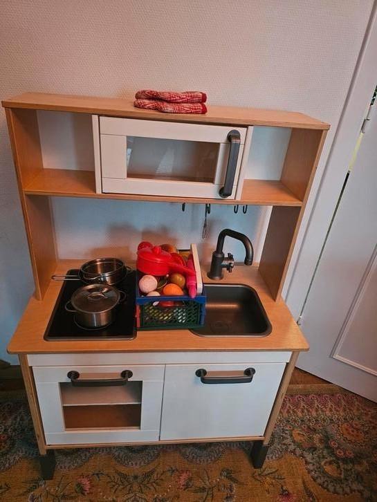 Ikea keukentje met wat toebehoren., Kinderen en Baby's, Speelgoed | Overig, Gebruikt, Ophalen