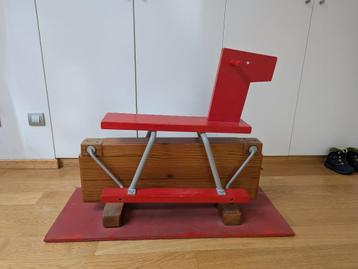 schommelpaard voor kleuters beschikbaar voor biedingen