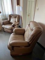Fauteuils van leer en hout zijn onberispelijk - LA PANNE, Huis en Inrichting, Fauteuils, Ophalen, Gebruikt, Minder dan 75 cm, Hout
