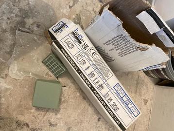 Topcer groene tegel  beschikbaar voor biedingen