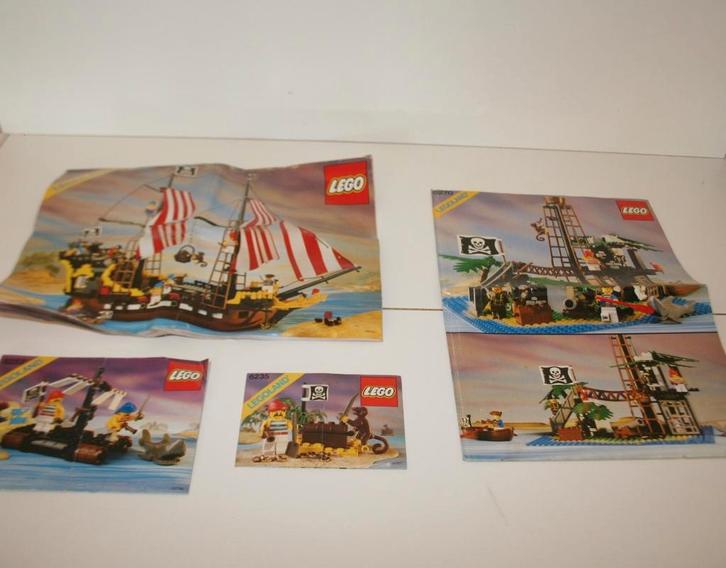 lot lego piraten instructieboekjes 6285 6257 6235 6270, Kinderen en Baby's, Speelgoed | Duplo en Lego, Lego, Ophalen of Verzenden