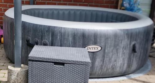 INTEX jacuzzi voor 6 personen, Tuin en Terras, Bubbelbaden en Hottubs, Zo goed als nieuw, Opblaasbaar, Afdekzeil, Grondzeil, Filter