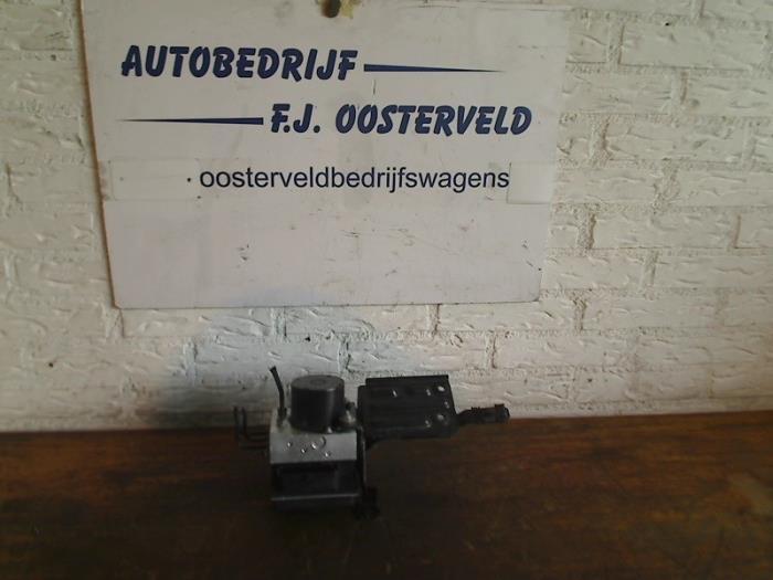 Pompe ABS d'un Skoda Fabia, Autos : Pièces & Accessoires, Électronique & Câbles, Skoda, Utilisé, 3 mois de garantie, Enlèvement ou Envoi