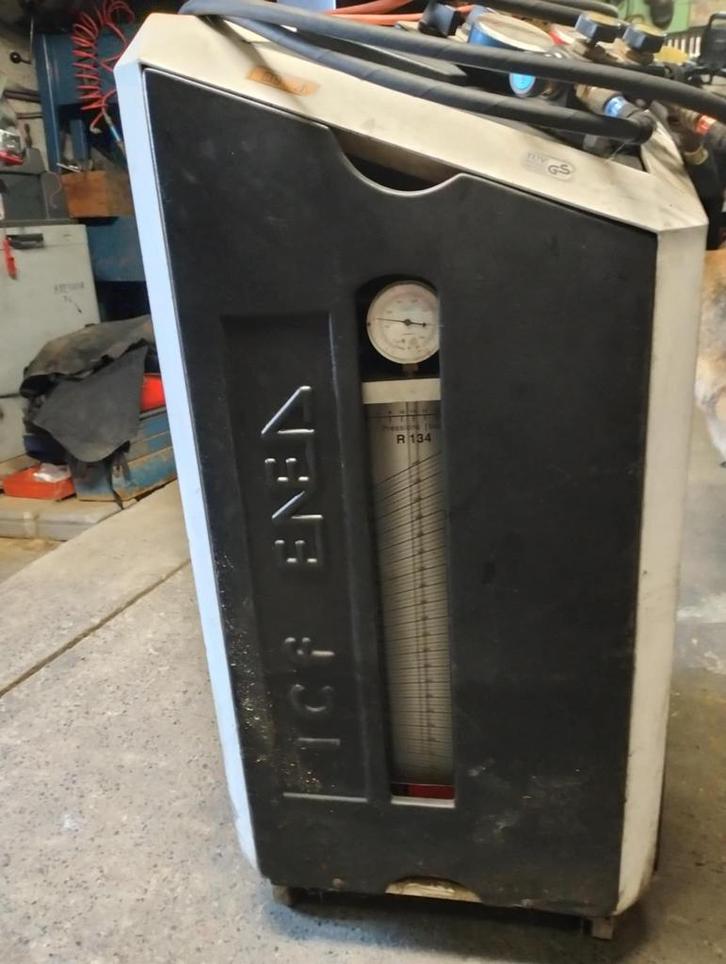 Compleet airco-apparaat om freon te plaatsen, Zakelijke goederen, Stock en Retail | Verkoopwagens, Ophalen