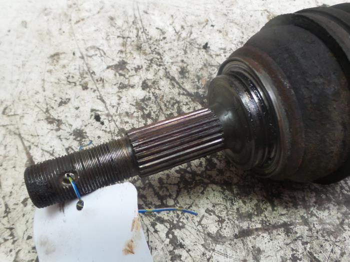 Aandrijfas rechts-voor van een Nissan 100 NX, Auto-onderdelen, Remmen en Aandrijving, Nissan, Gebruikt, 3 maanden garantie, Ophalen of Verzenden