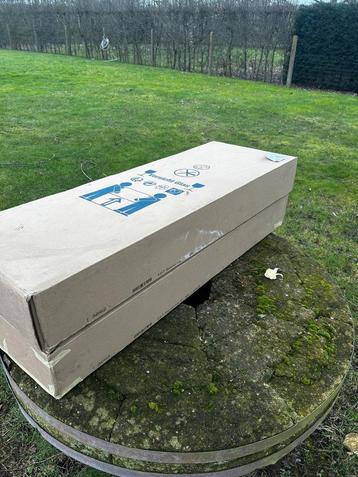 Schoenkasten beschikbaar voor biedingen