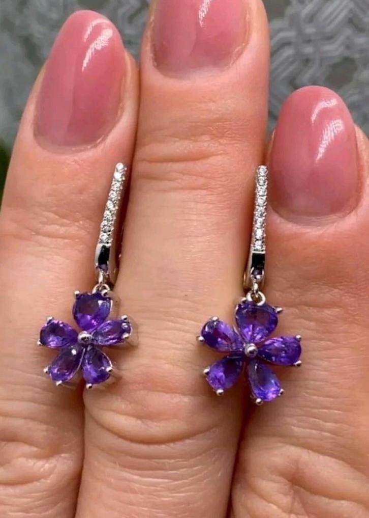 Prachtige sterling zilveren oorbellen met amethys, Handtassen en Accessoires, Oorbellen, Nieuw, Hangers, Goud, Paars, Met edelsteen