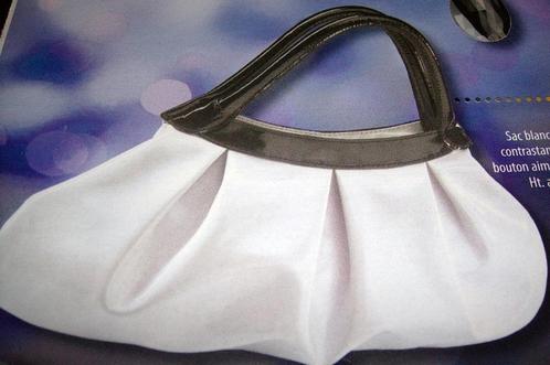 Avon: Leuke handtas, Handtassen en Accessoires, Tassen | Damestassen, Nieuw, Handtas, Wit, Ophalen of Verzenden