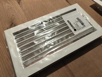 Ventilatierooster / wandrooster staal met klemveren 300x150  beschikbaar voor biedingen