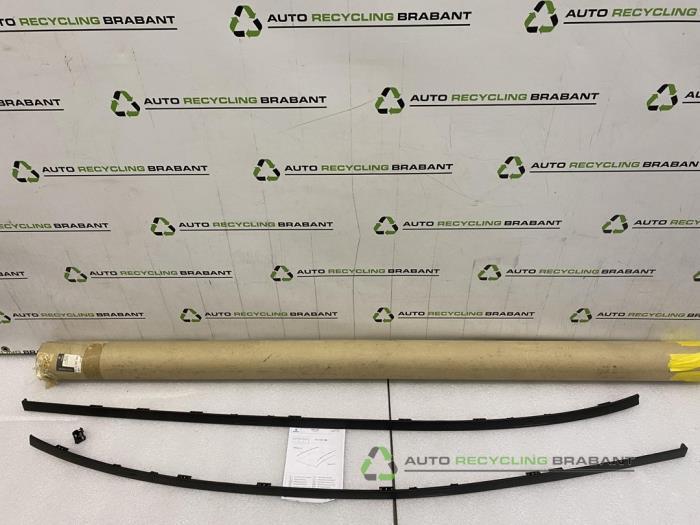 Daklijst links van een Renault Megane, Auto-onderdelen, Carrosserie, Gebruikt, 3 maanden garantie
