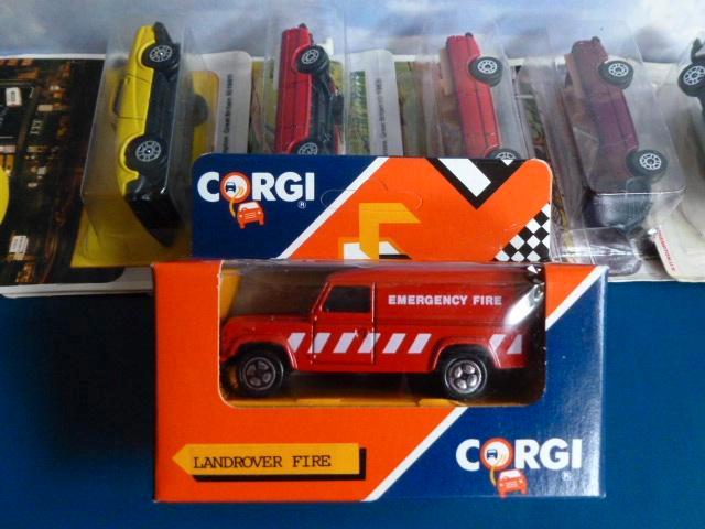 Vintage LAND ROVER Defender Fire Pompiers CORGI Neuf + Boite, Hobby & Loisirs créatifs, Voitures miniatures | Échelles Autre, Neuf