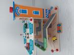 Houten parkeergarage met lift, incl. accessoires, Ophalen, Zo goed als nieuw