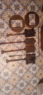 Ancien gaufrier, Enlèvement