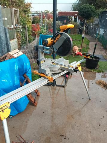 Dewalt afkortzaag met onderstel blad 315 dubbel verstek  beschikbaar voor biedingen