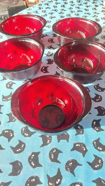 Magnifique série de 6 bols en verre rouge foncé vintage  beschikbaar voor biedingen