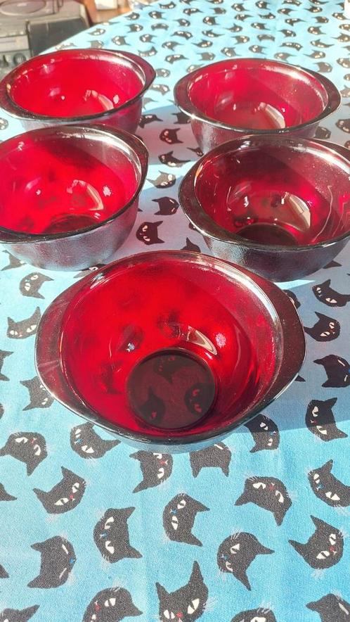 Magnifique série de 6 bols en verre rouge foncé vintage, Antiek en Kunst, Curiosa en Brocante, Ophalen of Verzenden