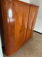 Vintage houten kast met ronde zijkanten – jaren ’50/’60, Huis en Inrichting, Ophalen