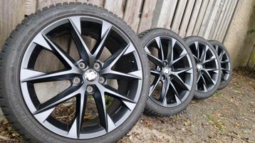 Seat Leon Cupra 18 Inch Velgen Zwart Origineel Dunlop Winter beschikbaar voor biedingen