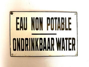 oud bord emaille eau non potable - ondrinkbaar water