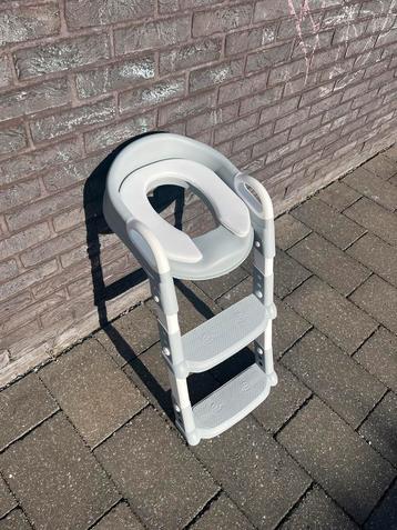 Wc trapje met verklein zitje voor kindjes beschikbaar voor biedingen