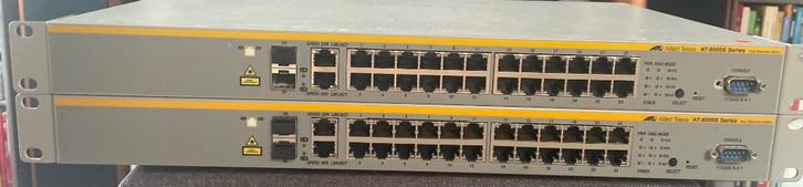 2 Commutateurs de périphérie Fast Ethernet 24X10/100, Computers en Software, Netwerk switches, Gebruikt, Ophalen of Verzenden