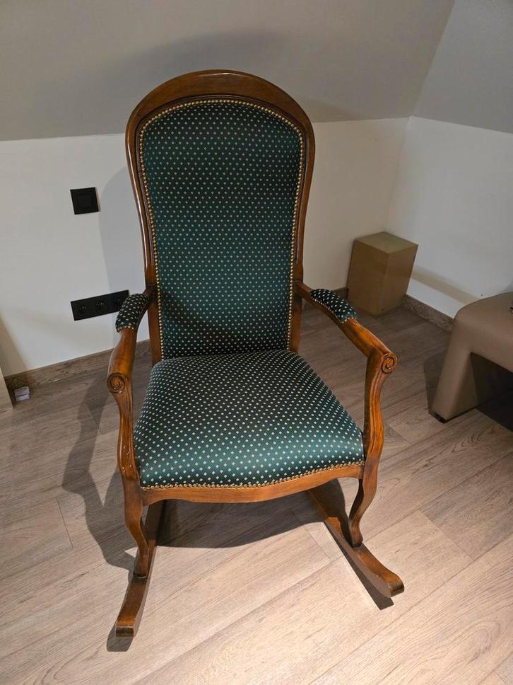 Vintage schommelstoel – elegante houten uitvoering, Antiek en Kunst, Antiek | Meubels | Stoelen en Sofa's, Ophalen