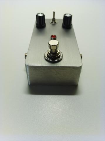 Sunmachine Sonic Devices Fuzz O))) clone (modded) beschikbaar voor biedingen
