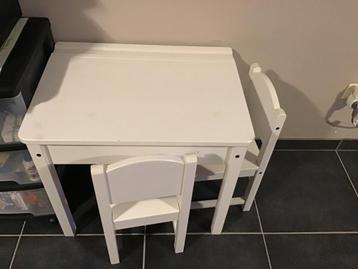 IKEA kinderbureau + 2 stoelen, Ophalen, Gebruikt, Bureau