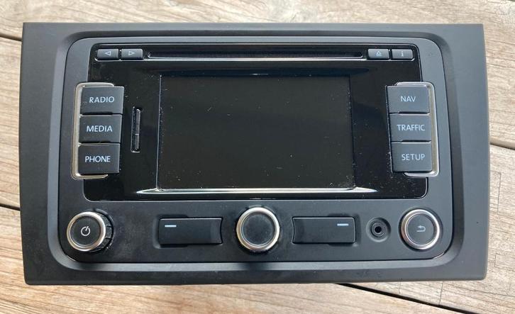 RNS310 VW Golf 6 - 3C0035270 - Met code - Als nieuw, Autos : Divers, Autoradios, Utilisé, Enlèvement ou Envoi