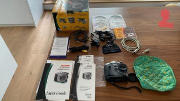 Retro vintage In nieuwe staat digitale camera'met alle toebe beschikbaar voor biedingen