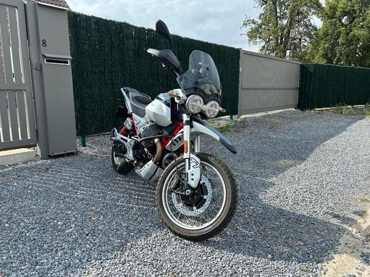 Moto Guzzi V85 TT E5+, Motos, Motos | Moto Guzzi, Entreprise, Autre, plus de 35 kW, 2 cylindres, Permis Moto A, ABS, Transmission par cardan