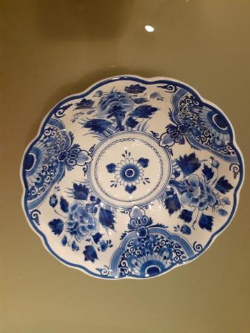 delft, blauwe schaal beschikbaar voor biedingen