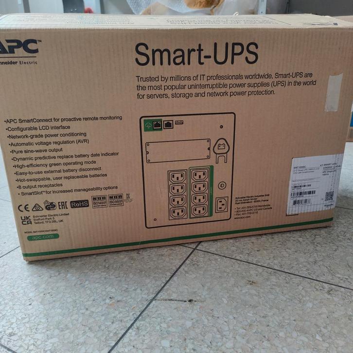 APC SMT1000IC, Computers en Software, Noodvoedingen (UPS), Nieuw, Ophalen of Verzenden