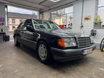 Mercedes w124 E220, Auto's, Mercedes-Benz, Euro 2, Zwart, Leder en Stof, Handgeschakeld