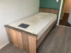 studententkamer: bed-bureau-boekenrek, Ophalen, 90 cm, Eenpersoons, Steigerhout