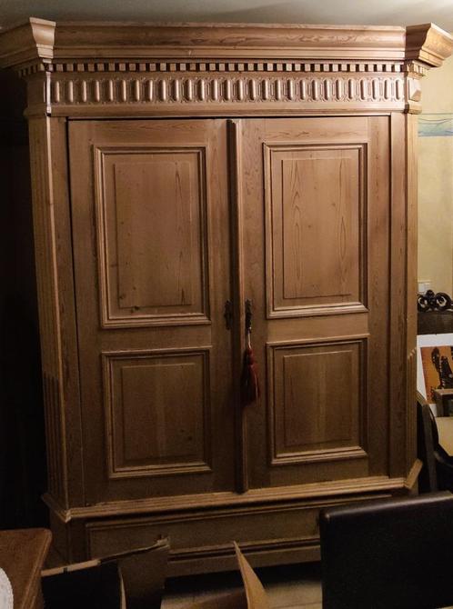 Mooie grootse antieke brocante massief houten kleerkast, Huis en Inrichting, Kasten | Kleerkasten, Gebruikt, 200 cm of meer, 200 cm of meer