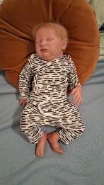 Reborn pop met extra kleertjes en spulletjes, Verzenden, Pop