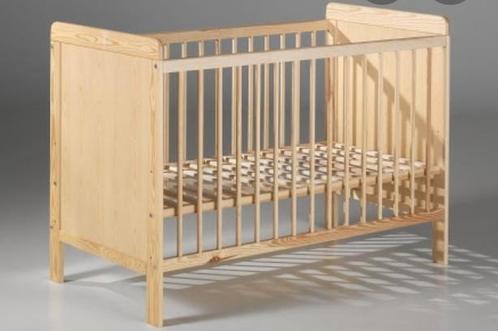 Babybedje Kinderstoel Matras lakens goede staat 3stuks 175€, Kinderen en Baby's, Kinderkamer | Complete kinderkamers, Gebruikt