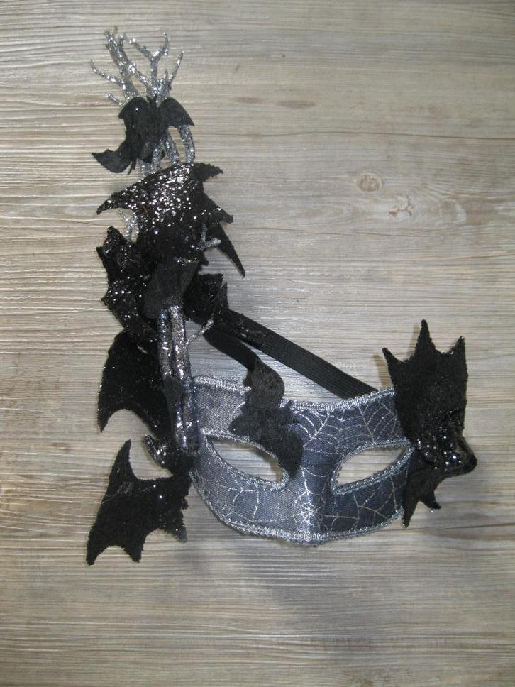 Halloween masker vleermuizen nieuwstaat, Kleding | Dames, Carnavalskleding en Feestkleding, Zo goed als nieuw, Accessoires, Maat 46/48 (XL) of groter