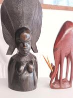 2 zware houten beelden prijs voor de 2 samen 15 euro, Antiek en Kunst, Ophalen