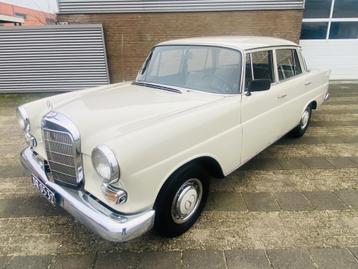 Mercedes-Benz 200-serie 230